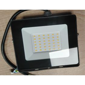   deLux DEL1715 LED reflektor 30W 2400lm 4000K IP65 200-240VAC lapos, fekete, alumínium SLIM SERIES 144*125*26,3mm 