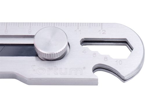 Fortum tapétavágó kés, rozsdamentes acél fémház, 5 funkciós, tripla vágóéllel; 18mm, csavaros rögzítés